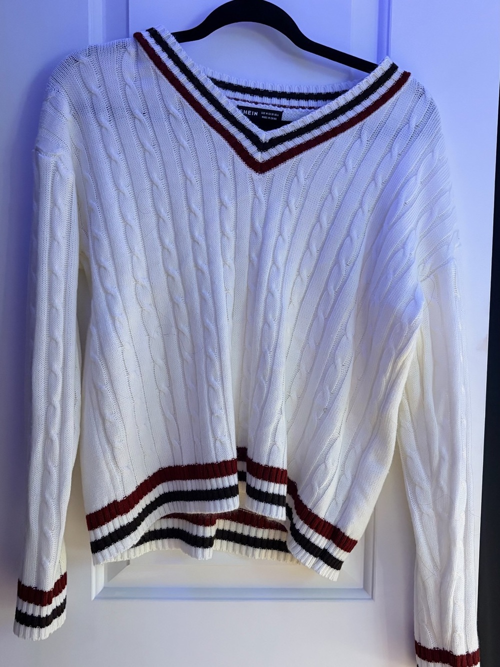 Women’s Cable Knit V-Neck Sweater with Stripe Trim - White never worn no tag
